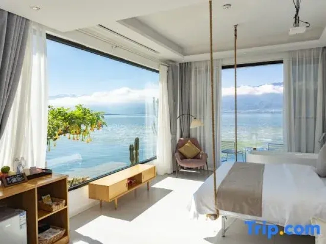 Standard room with partial sea view