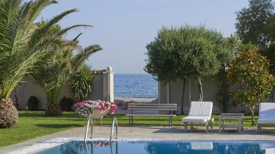 Luxury 4 Bdrm Villa With Pvt Pool on the Beach