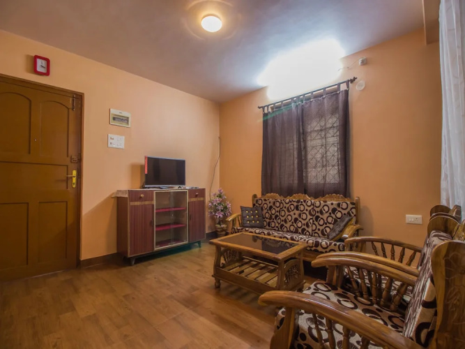 OYO 12197 Home Colourful Studio