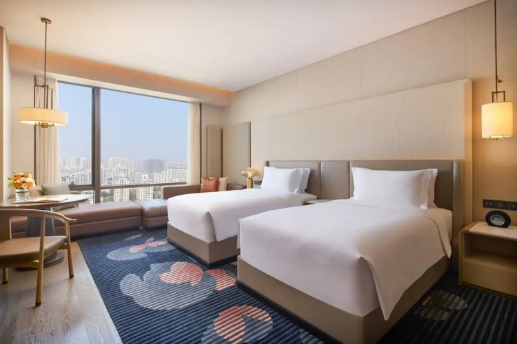 Classic Twin Club room