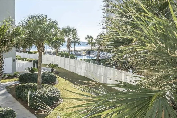 Tradewinds 108 - 1 Br condo by RedAwning