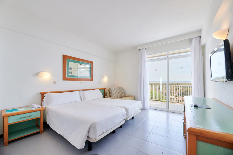 AluaSun Cala Antena – All Inclusive