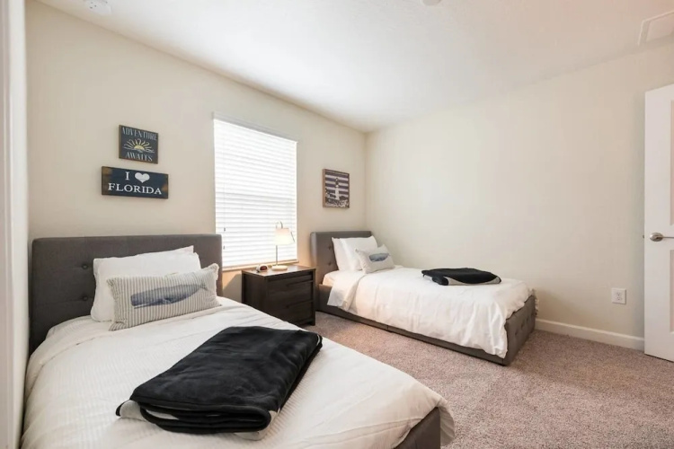 Modern and Spacious 5 bed Home Resort