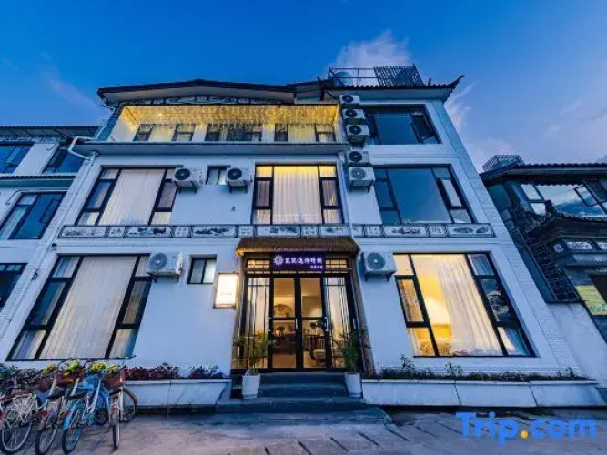 Floral Hotel·Dali coastal clear sea view Hotel