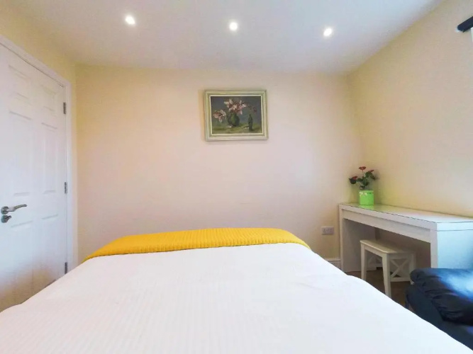 Tulip 5 Top Floor at Hammersmith