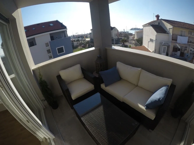 3 Bedrooms Luxury Penthouse room with balcony and with sea view