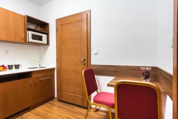2 Bedrooms Apartment