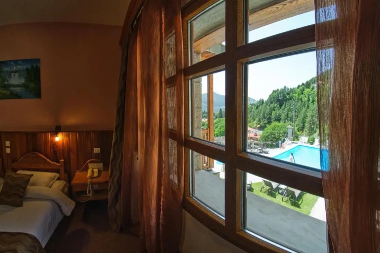 Standard Twin room with mountain view