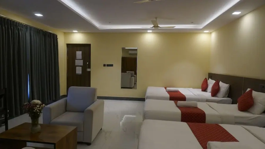 Luxury Quadruple room with city view