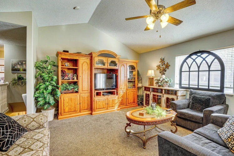 6 Bedrooms Cottage