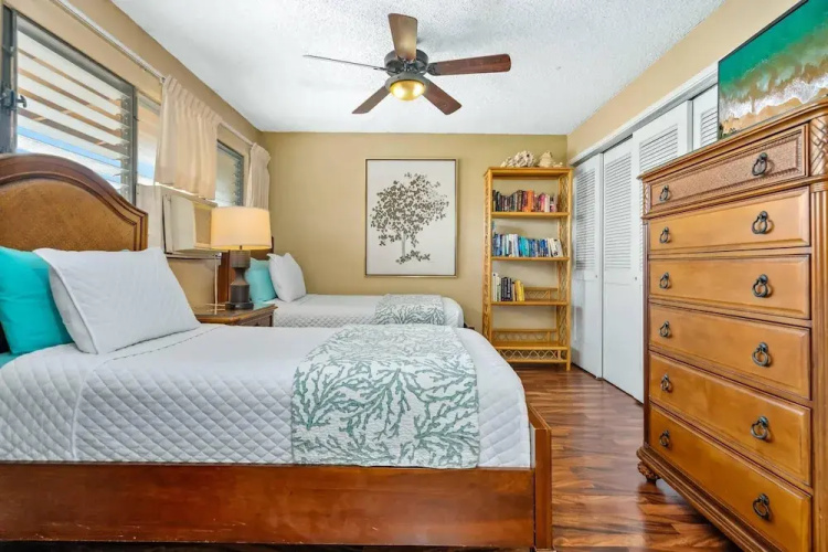 Waiohuli Beach Hale Ocean View Condos with Parking