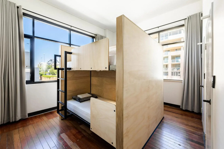 Bunk Backpackers