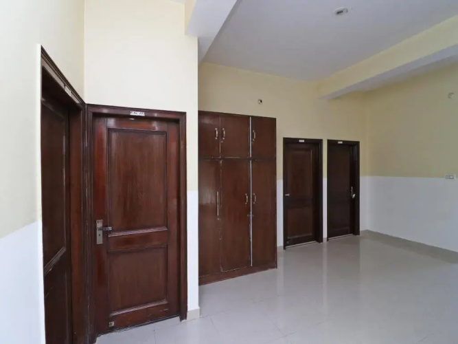 Hotel Red Flag By OYO Rooms