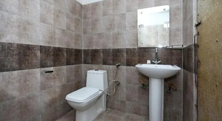 Hotel Kanha Continental by OYO