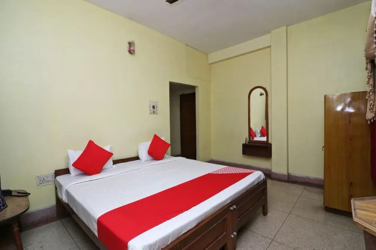 OYO 18668 Ananya Guest House