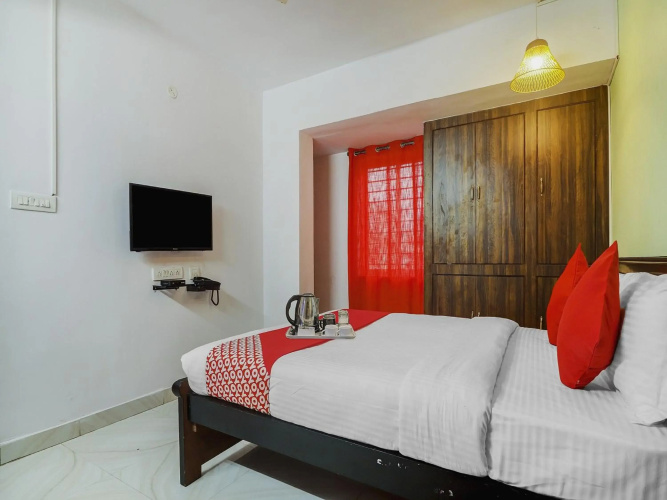 Super OYO 91856 Broholic Hotels