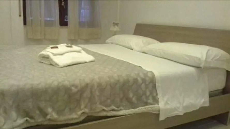 BB Chiaia Rooms