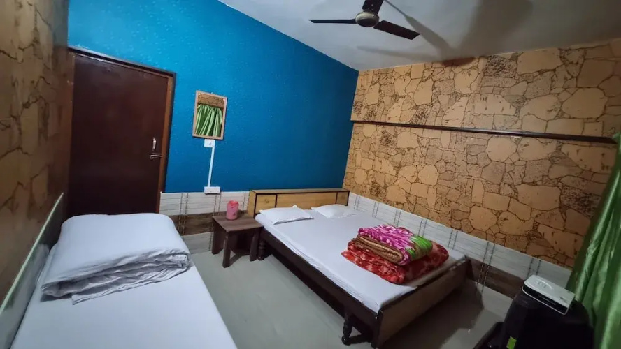 J M S Guest House
