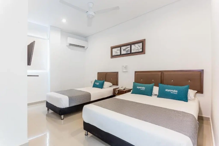 Standard Triple room