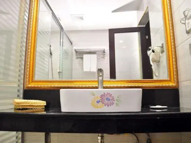 Huifeng Hotel