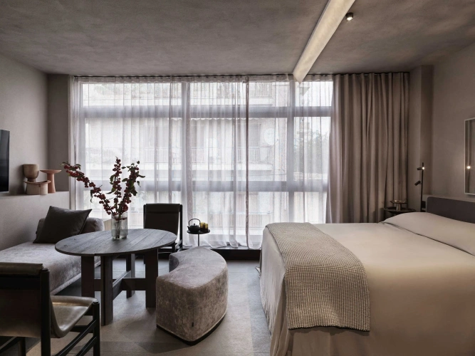 2 Bedrooms Suite with city view