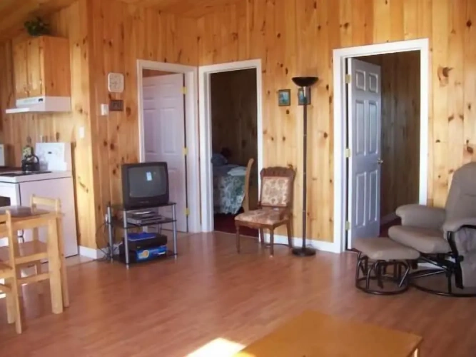 2 Bedrooms Family Cottage with ocean view