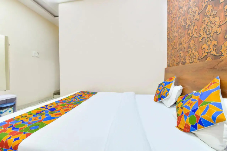Hotel Raghumani Palace