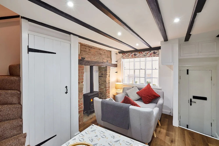 Host Stay Thimble Cottage