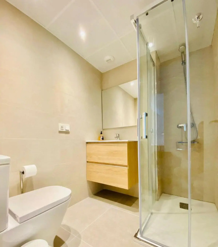 Nuevo y Moderno apartamento con piscina
