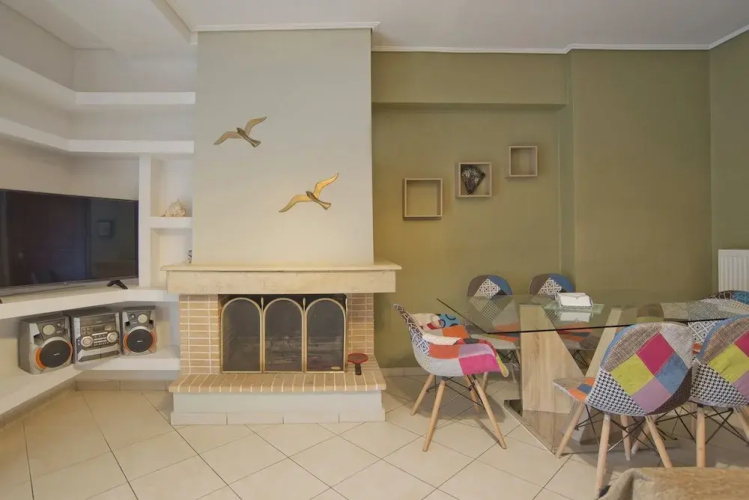 Seaside Apartment in Piraeus
