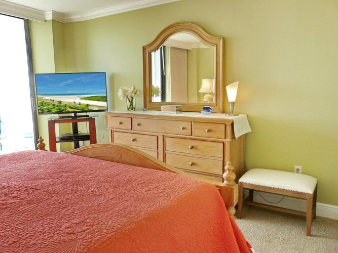 Magical Beachfront Condo With Pool and Ocean Views