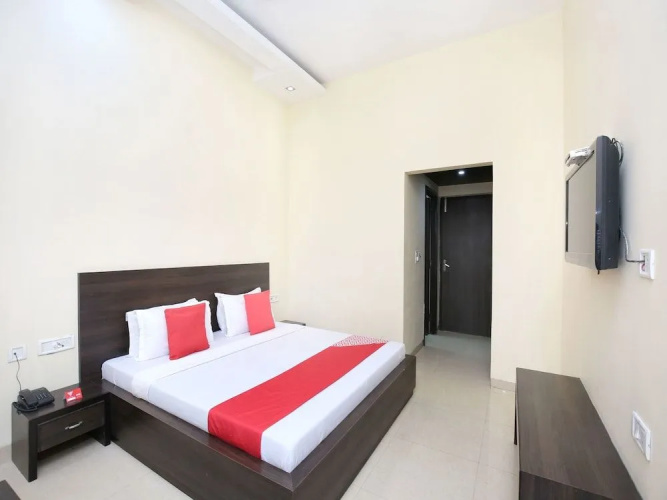 Oyo 15534 Hotel Milan Palace