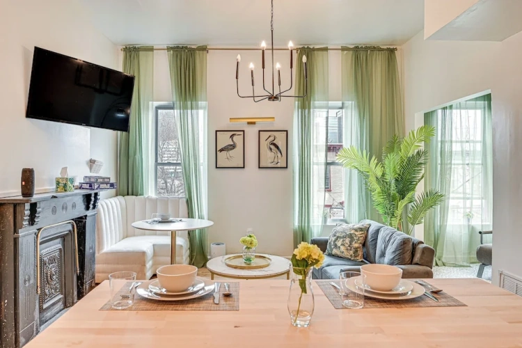 2 Bedrooms Apartment
