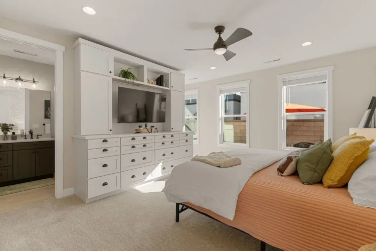 Southwest Manor 5 Bedroom Home