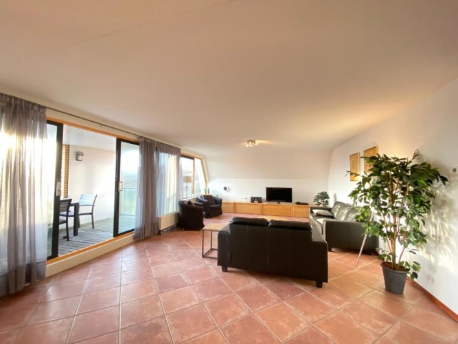 3 Bedrooms Apartment