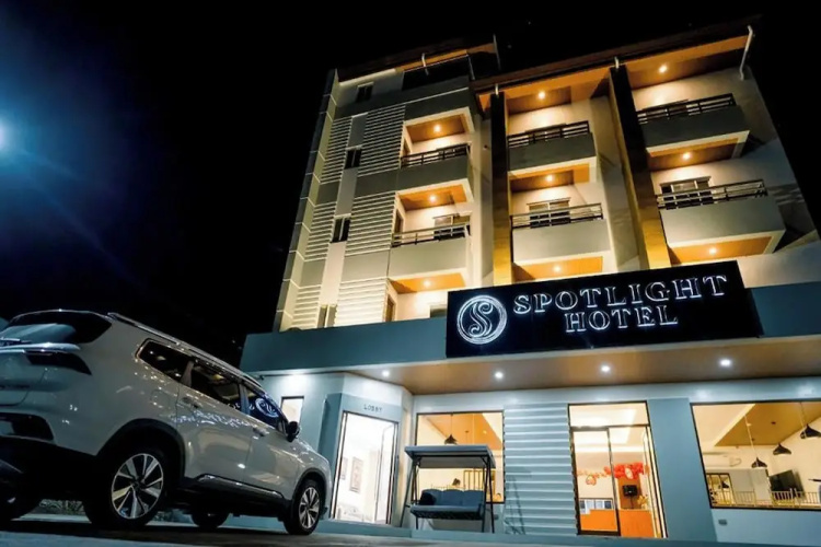 Spotlight Hotel Near Hundred Islands Wharf - Alaminos