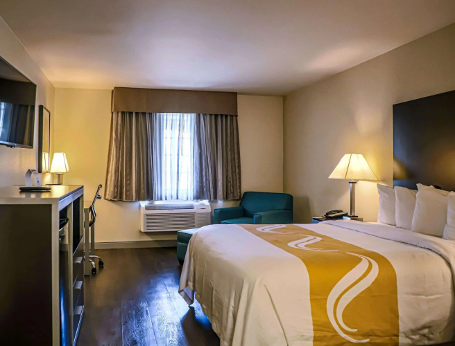 Quality Inn & Suites Camarillo - Oxnard