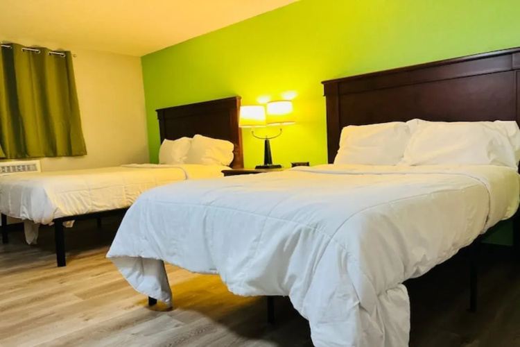 Super Inn by OYO Lansing MI