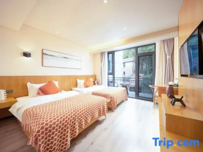 Standard Double room with balcony and with garden view