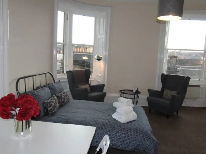 Stunning Braemore Studio Apartment - West End