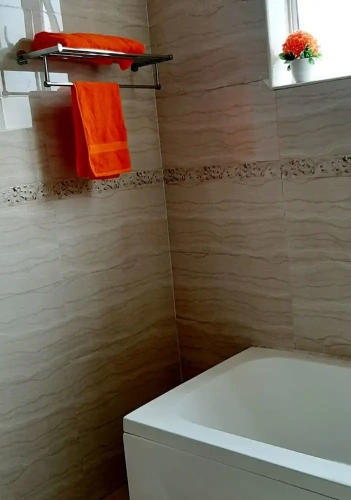 4 Bedrooms Apartment