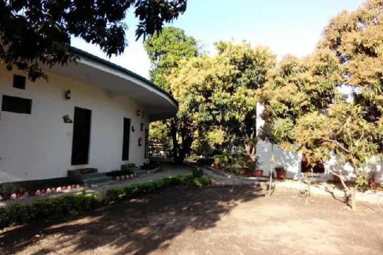 Kanwhizz Hum Tum Resort
