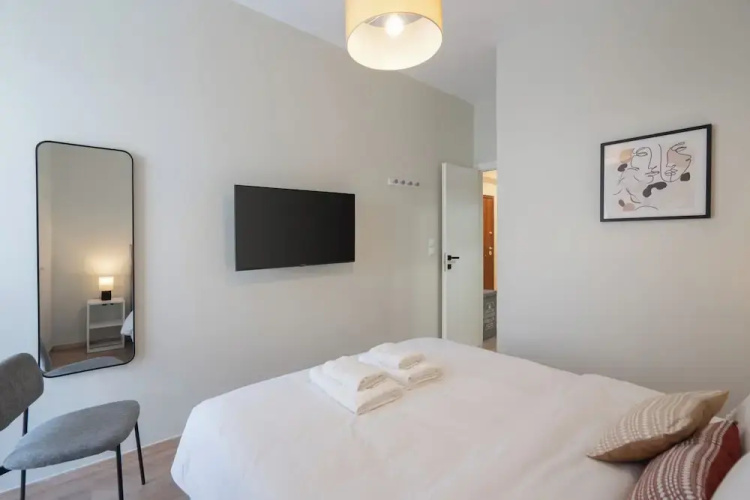 Classic Apartment in Piraeus, walk to Zeas Marina