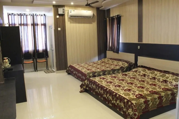 Hotel Gokul inn
