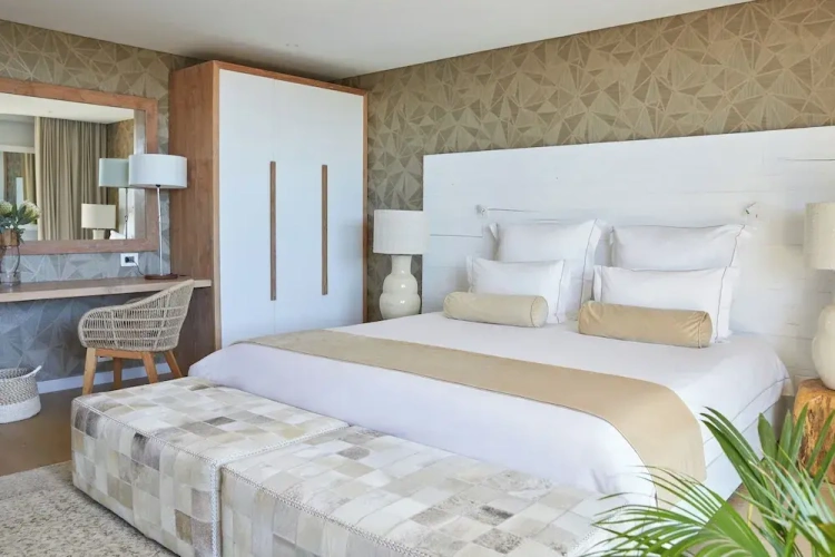 Superior Suite with garden view