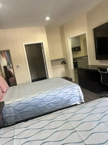 Elite Inn & Suites
