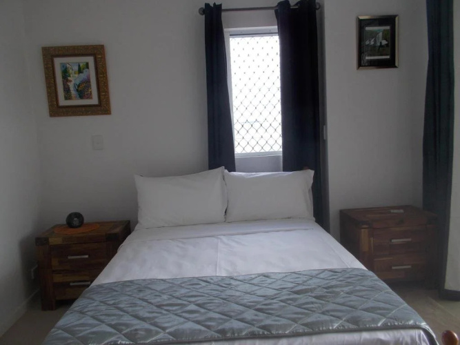 Bowen B&B Gallery on the Hill