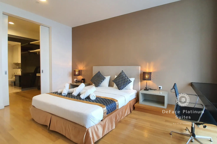 3 Bedrooms Executive Sextuple Suite