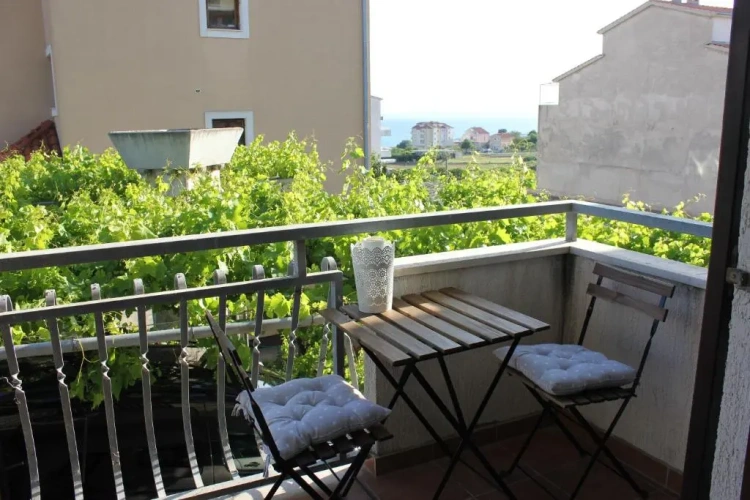 Apartment with balcony