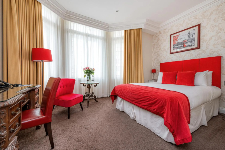Ashburn Hotel